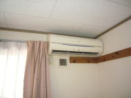 エアコンと小さい換気扇