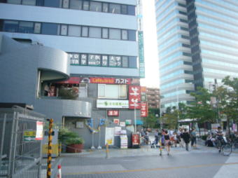 �c�[�w�O�̃r��